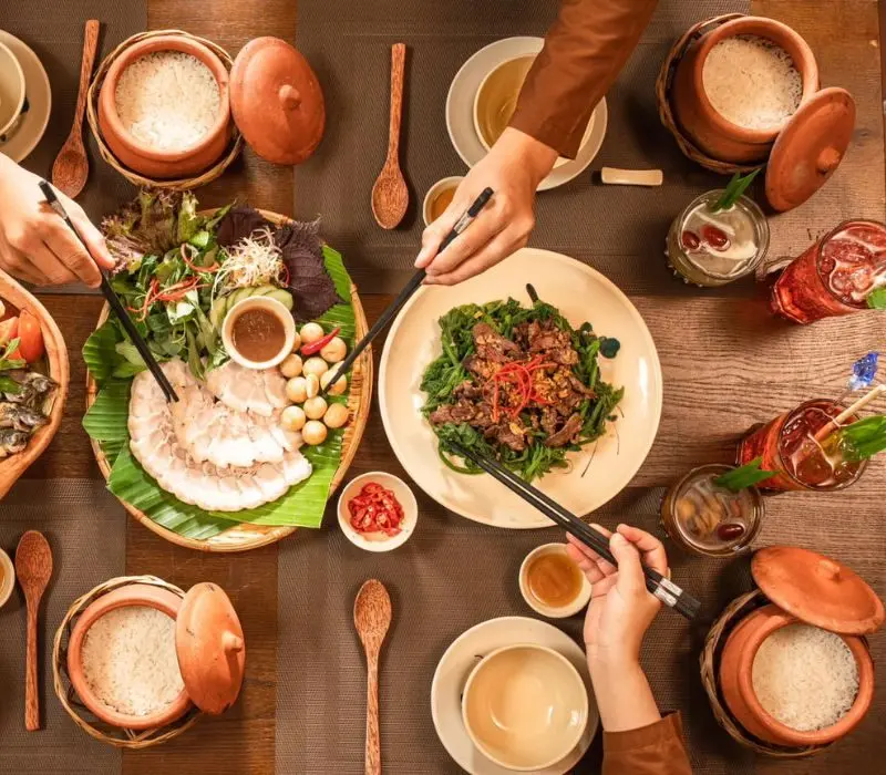 Cơm niêu Đồng Xoài trong bữa ăn mang hương vị gia đình