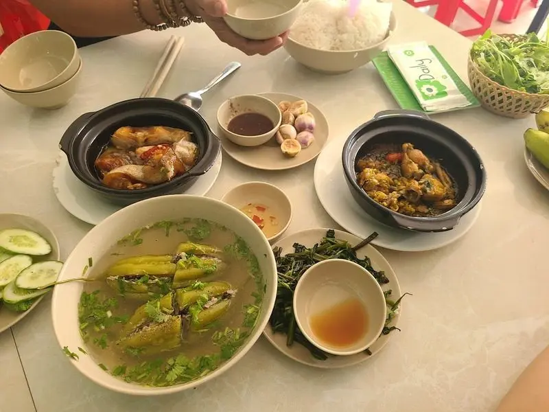 Quán Cơm Lúa Mới