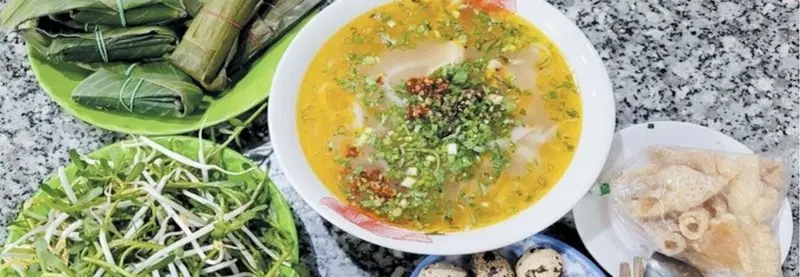 Tô bánh canh nóng cho bữa ăn nhẹ nhàng ở Đồng Xoài
