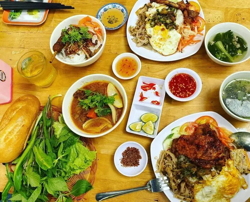 Cơm Niêu Diệu Hiền