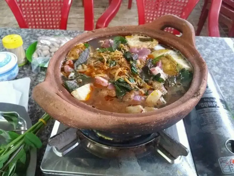 Nồi lẩu dê nóng cho bữa ăn quây quần cuối tuần