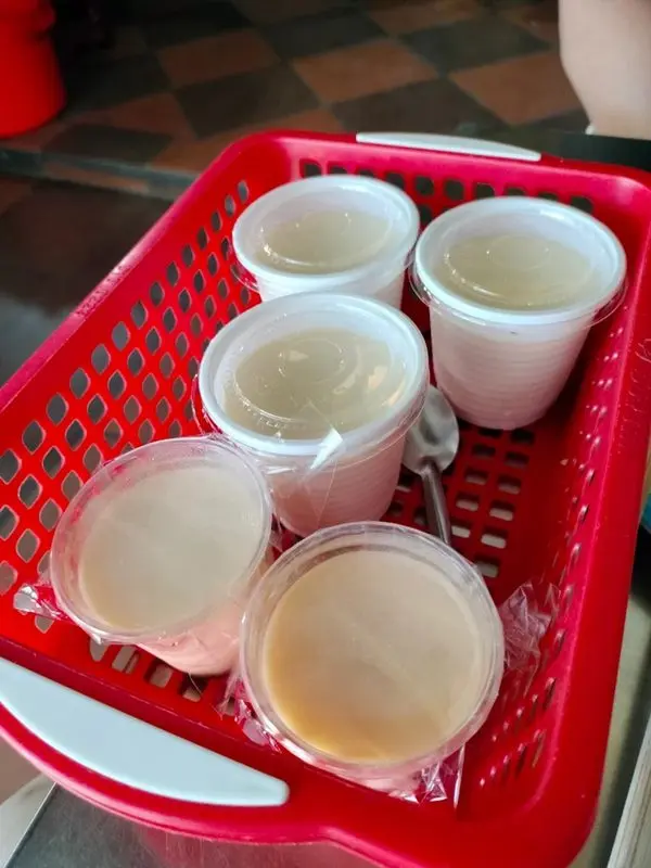 Bánh flan và yaourt nhà làm