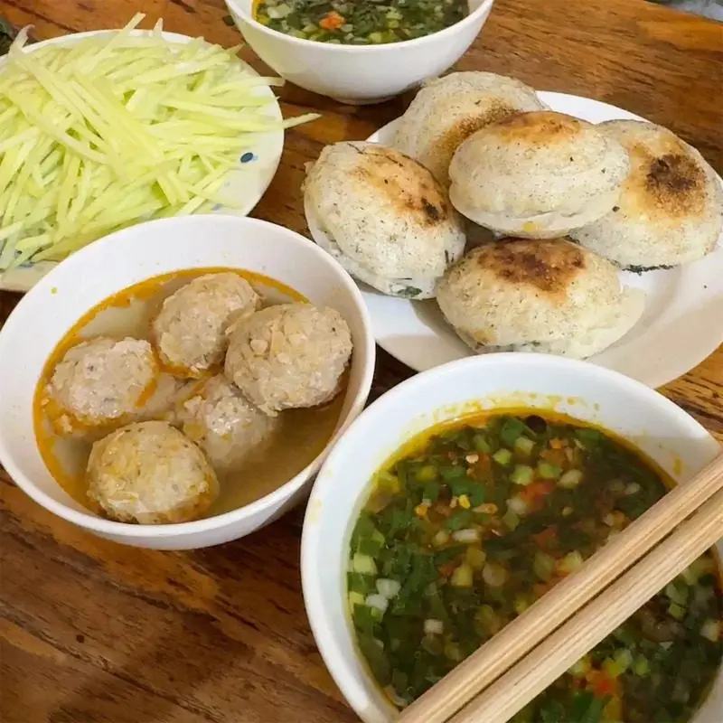 Bánh căn Lệ Đà Lạt, món sáng đậm vị cao nguyên