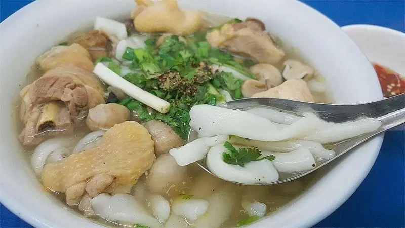 Bánh canh bột xắt thịt vịt Bà Chớ