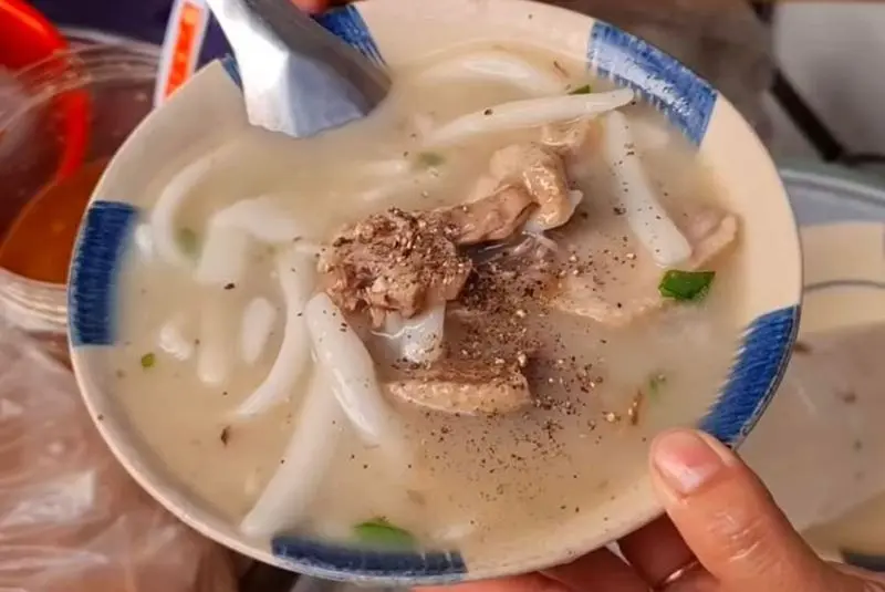 Bánh canh bột xắt thịt vịt Ngã 4 Tân Thành