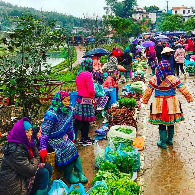 Chợ phiên Sapa