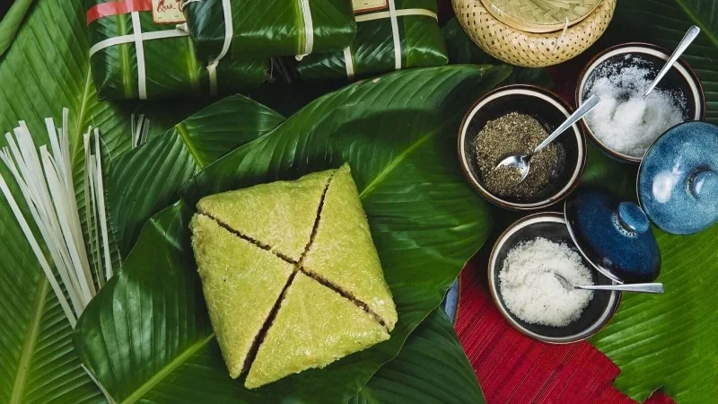 Bánh tôm Hồ Tây
