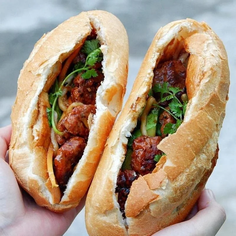 Bánh mì bà Dần