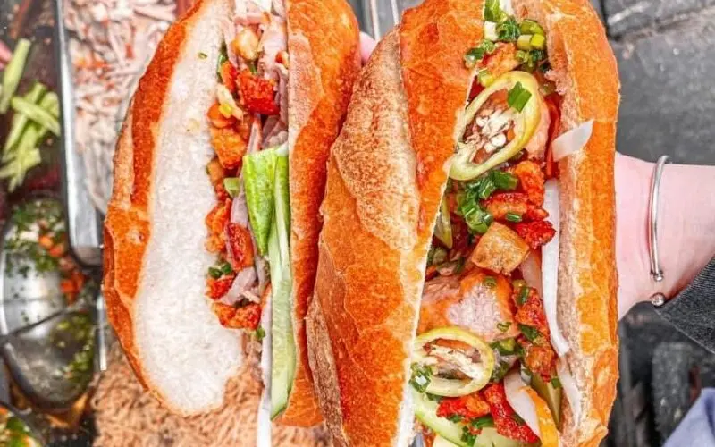 Bánh mì Bà Tứ