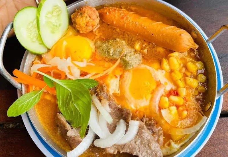 Quán bánh mì chảo Chị Em