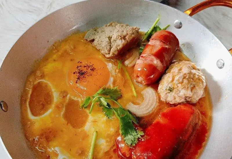 Bánh mì chảo xíu mại chợ đêm