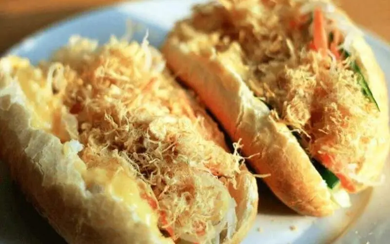 Bánh mì gà Cô Chi