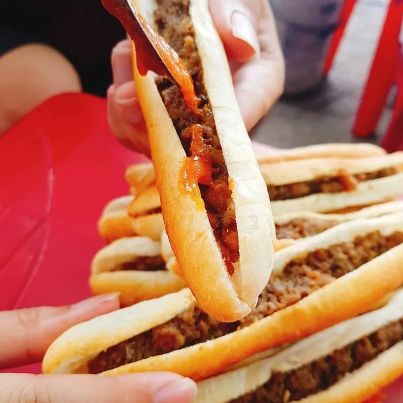 Bánh mì que Ông Cuông