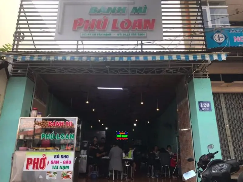 Bánh mì xíu mại Phú Loan