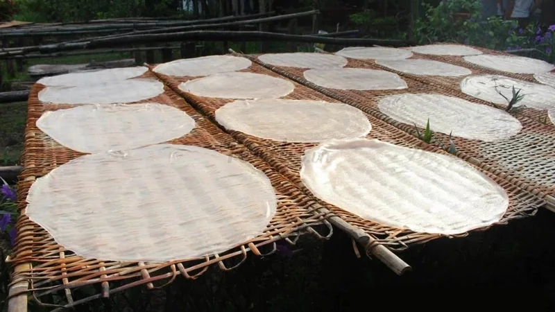 Bánh tráng phơi sương Út Thiên