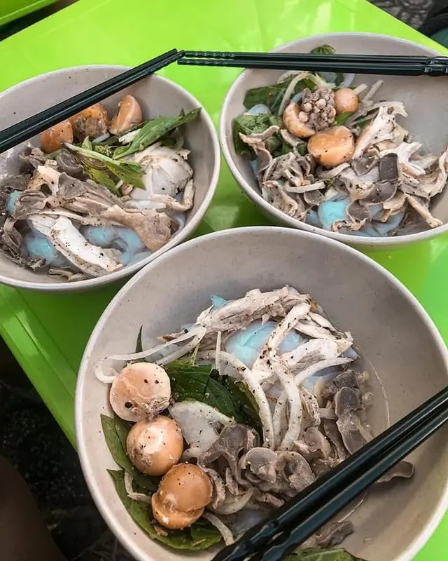 Bánh ướt lòng gà khu chợ đêm Đà Lạt