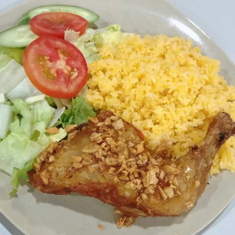 Quán cơm gà xối mỡ Nguyễn Văn Trỗi