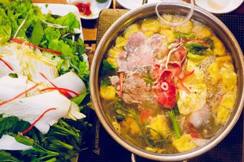 Quán lẩu bò Lạc Cảnh