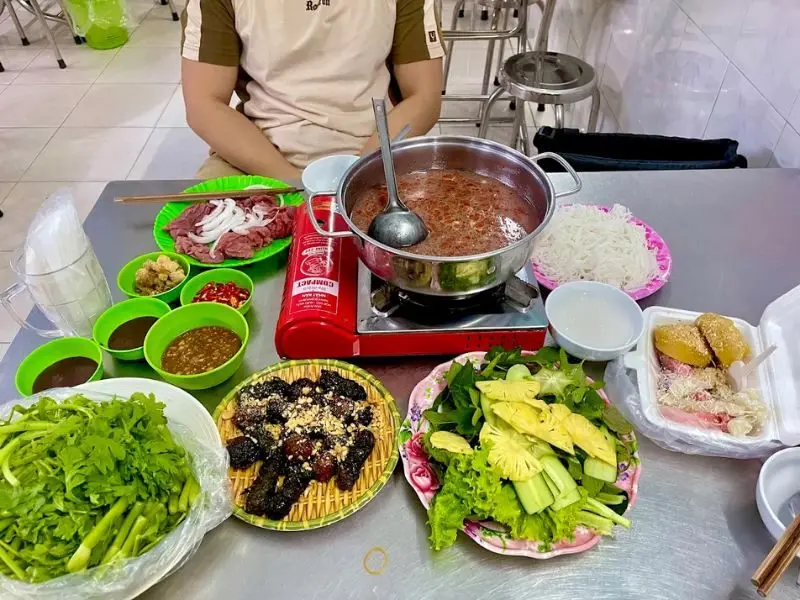 Lẩu bò nhúng mắm ruốc 1988