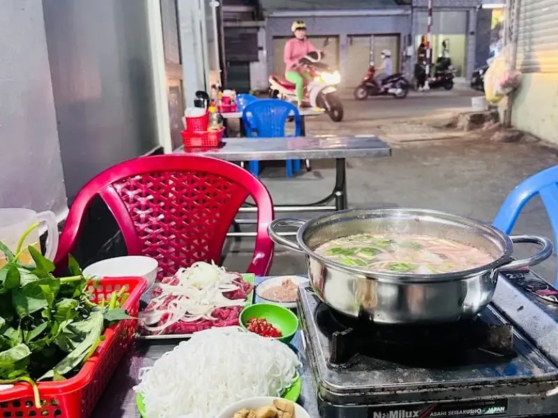 Lẩu bò nhúng mắm ruốc Lái Thiêu