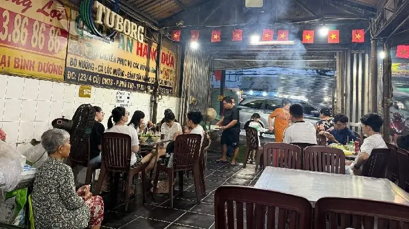Quán Ăn Hàng Dừa Bò Nướng