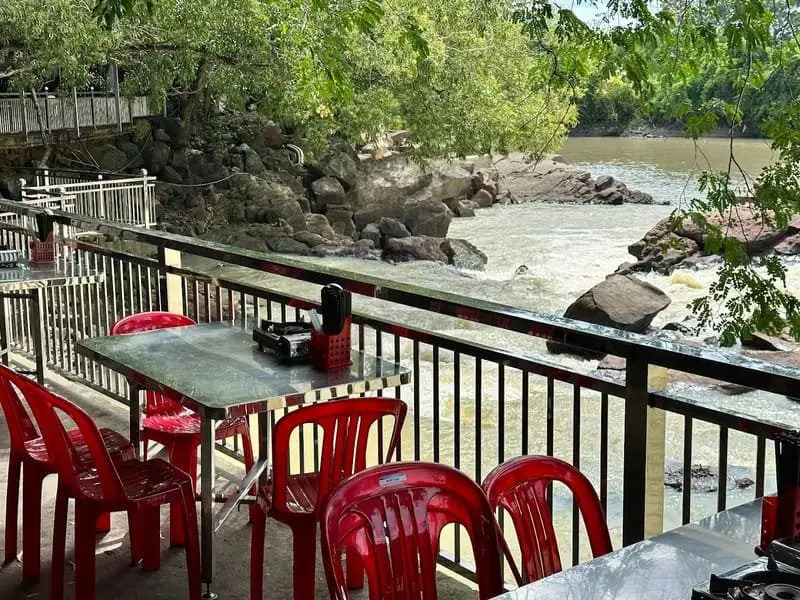 Nhà hàng Núi Lở