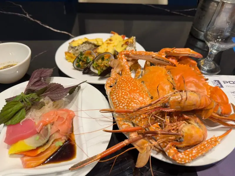 Buffet Poseidon Vincom Dĩ An