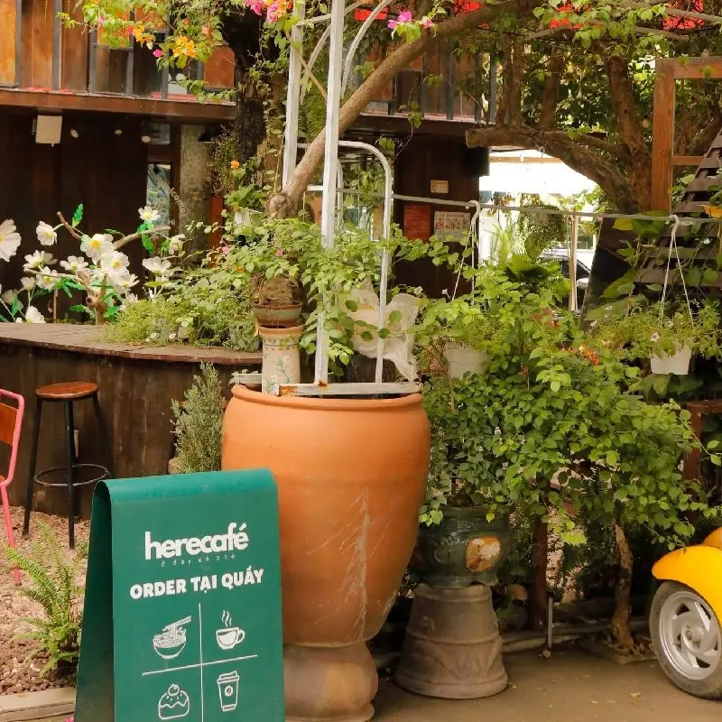 Here Café
