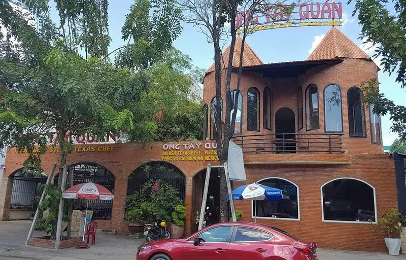 Ông Tây Quán