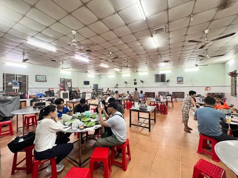 Lẩu bò mắm ruốc Ngã Ba Cây Nhang