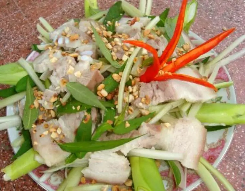 Gỏi ngó lục bình
