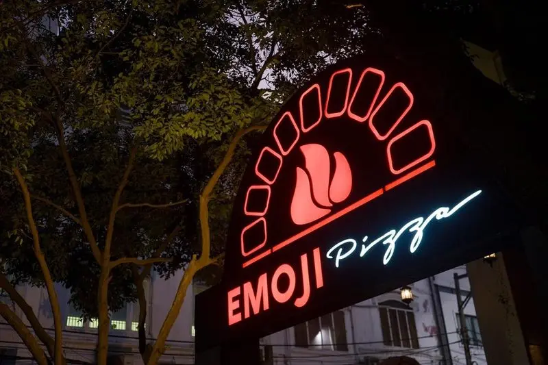 Emoji Pizza