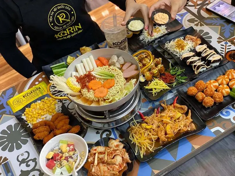 Tiệm ăn vặt Karin