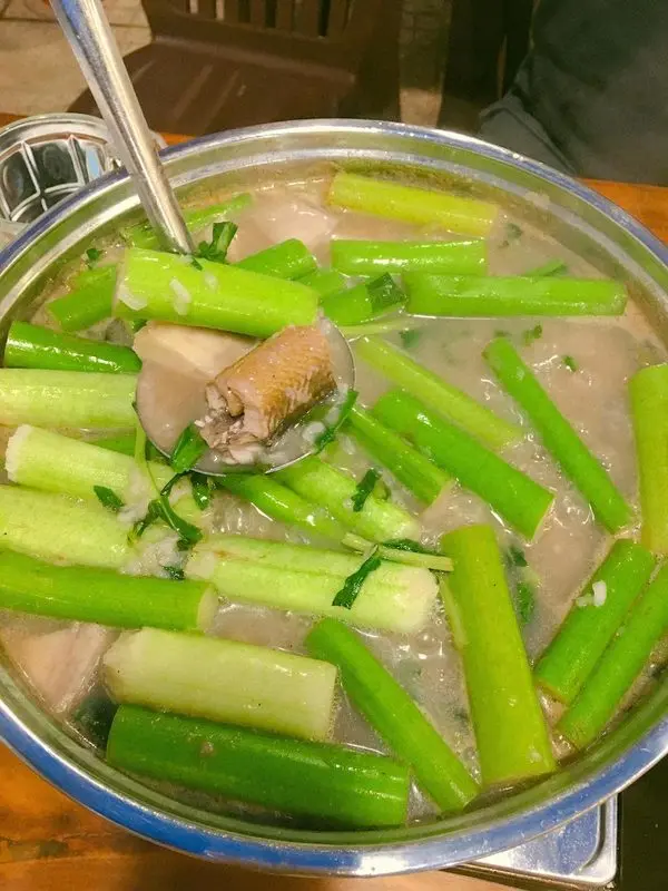 Quán ăn Tùng - Trạm thu phí Suối Giữa