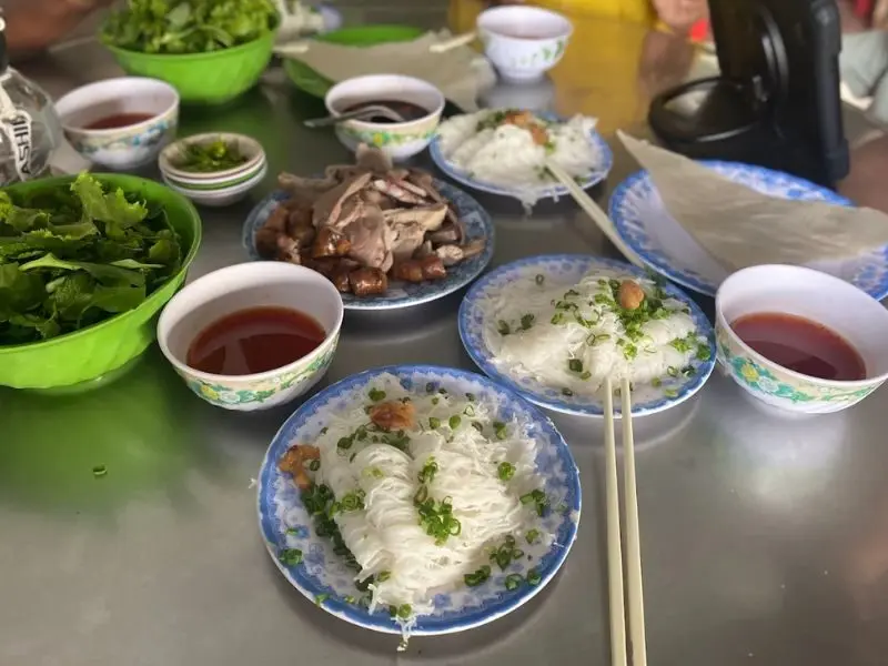 Bánh Hỏi Lòng Heo Quỳnh