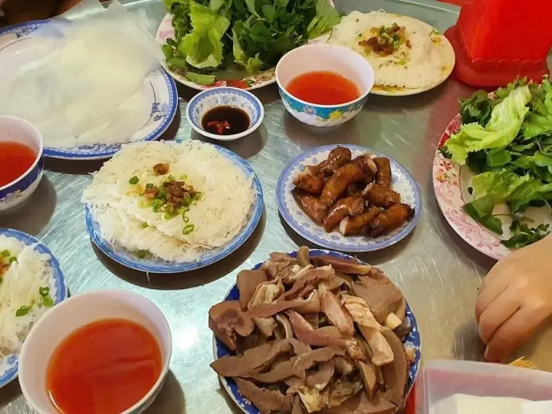 Quán Bánh Hỏi Lòng Heo Huyền