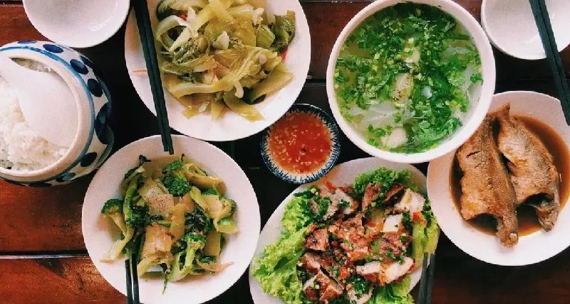 Bờ kè quán