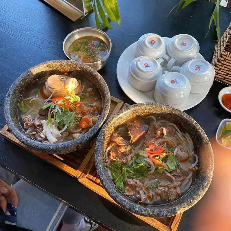 Bún bò thố đá O Chín