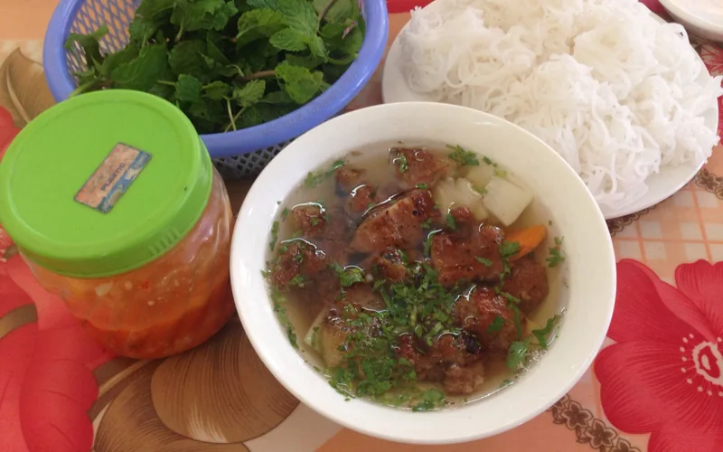 Bún chả Xuân Nguyệt