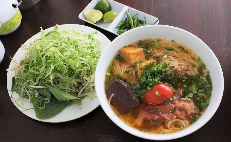 Quán bún riêu cô Quyên