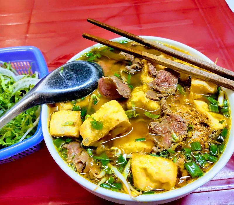 Bún riêu Huyền Thu