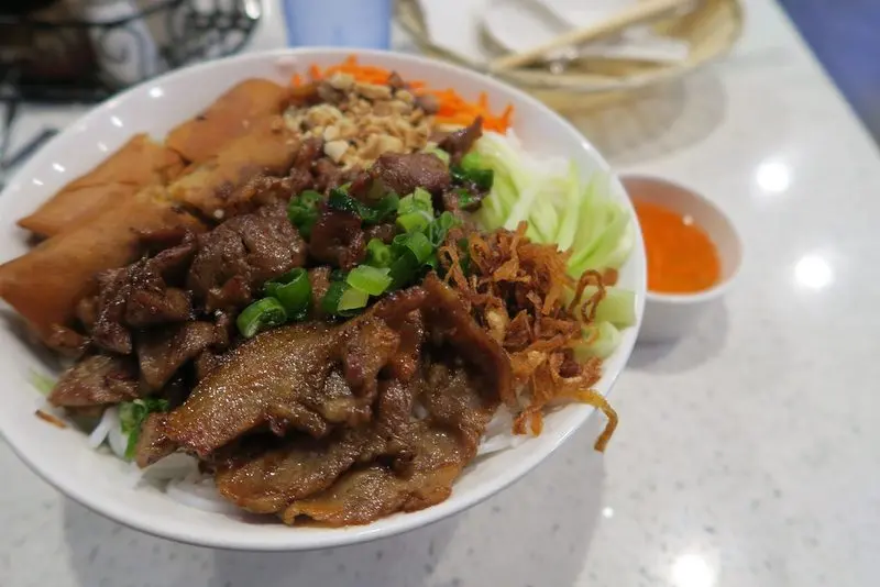 Bún thịt nướng 74 Nguyễn Văn Trỗi