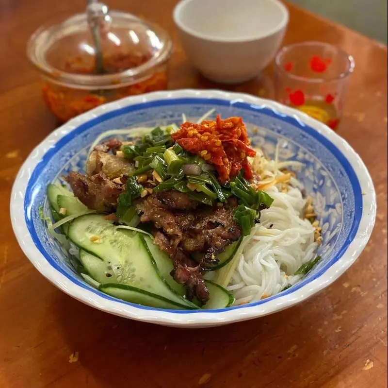 Bún thịt nướng Liên