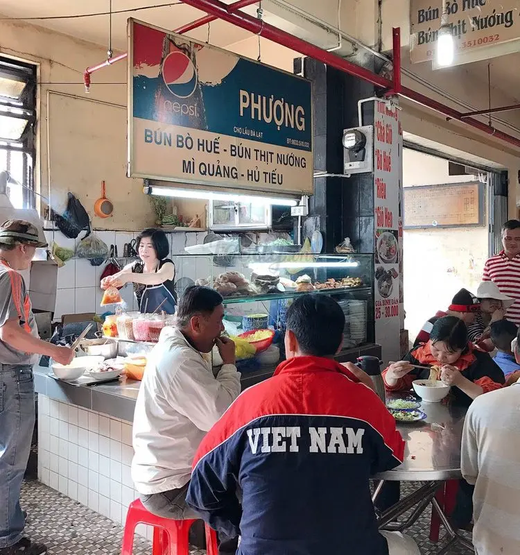 Bún thịt nướng Phượng ở chợ Đà Lạt