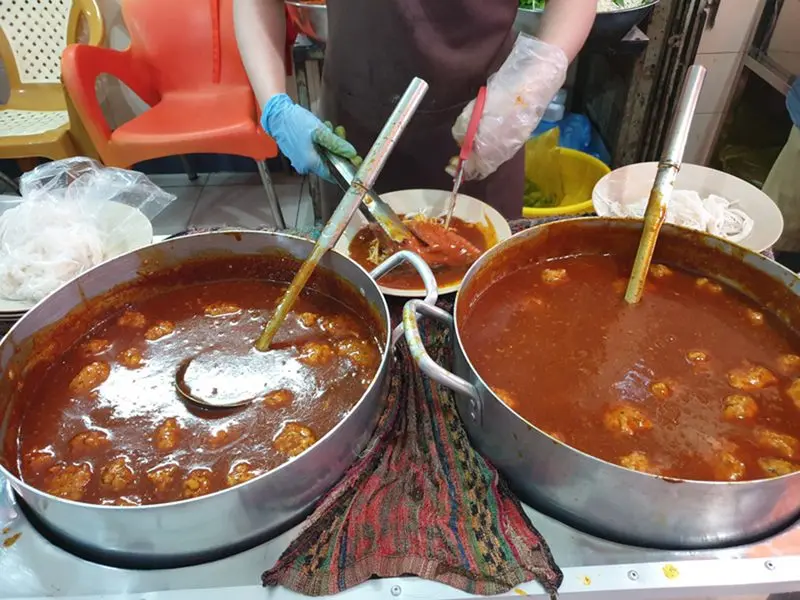 Bánh tầm cari cay cô Lan
