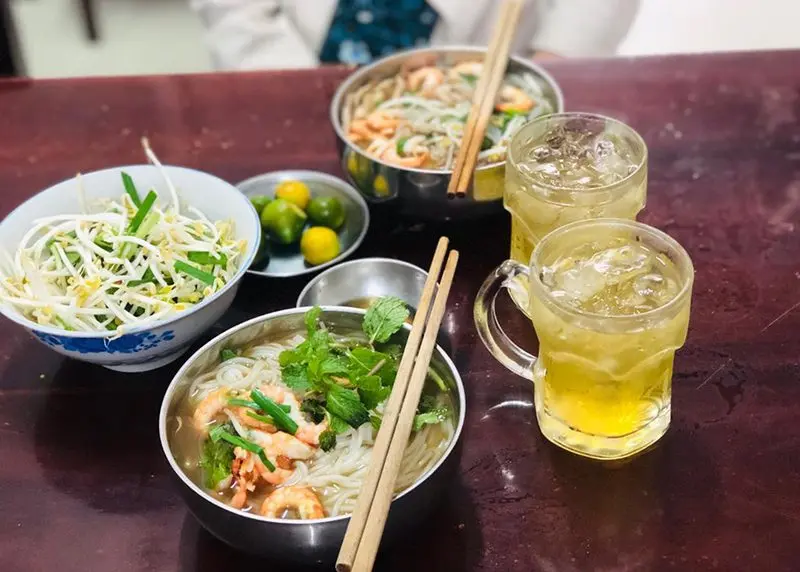 Bún nước lèo Tắc Vân