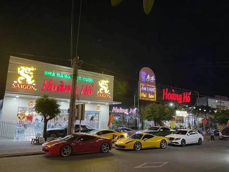 Nhà hàng Hoàng Hổ