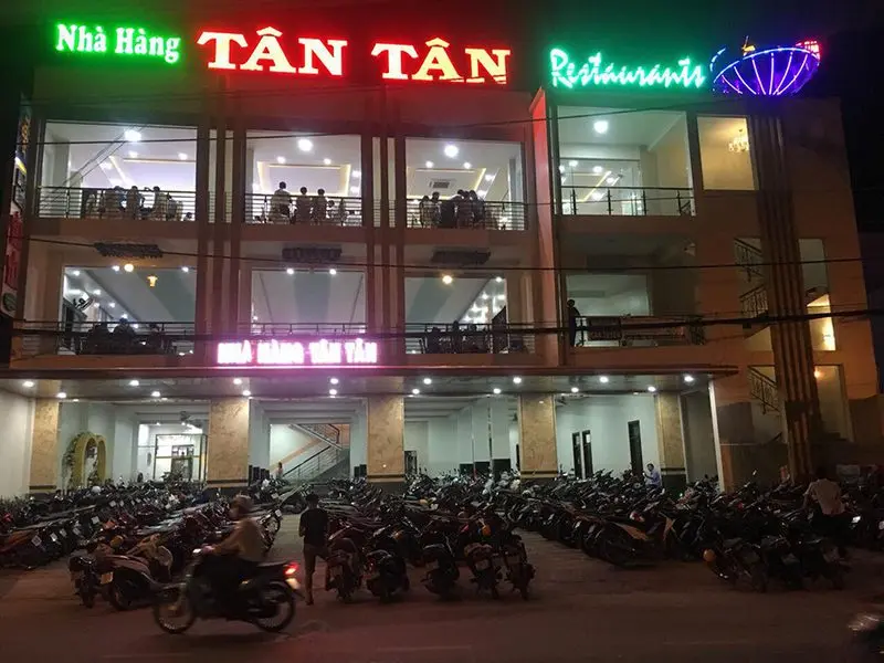 Nhà hàng Tân Tân