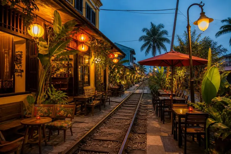Tiệm cà phê Ga Cần Thơ: Góc phố hoài cổ dành cho người mê check-in