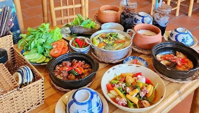 Cơm niêu Quê Ngoại Cần Thơ